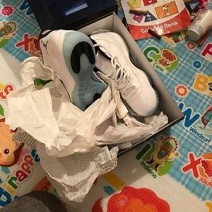 Jordan 11 Legend Blues